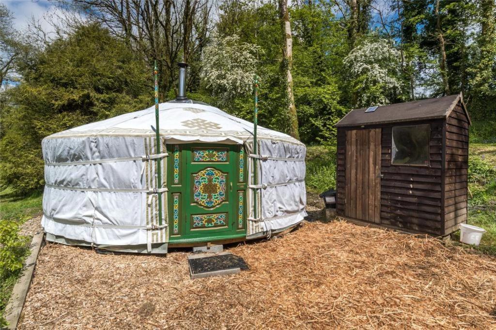 Pembrokeshire Yurts - Badger Hotel Llanfyrnach Exterior photo